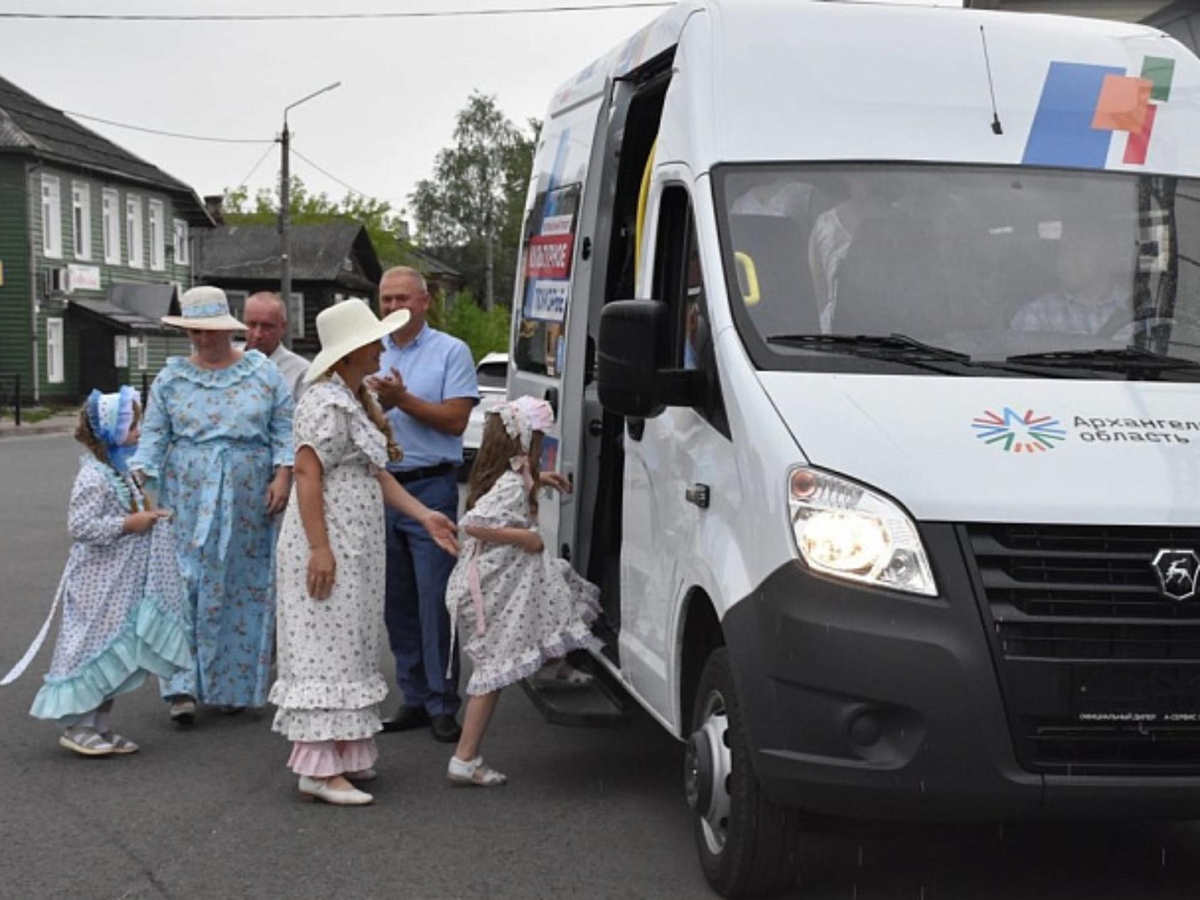 Учреждения культуры Архангельской области получили 16 новых автомобилей