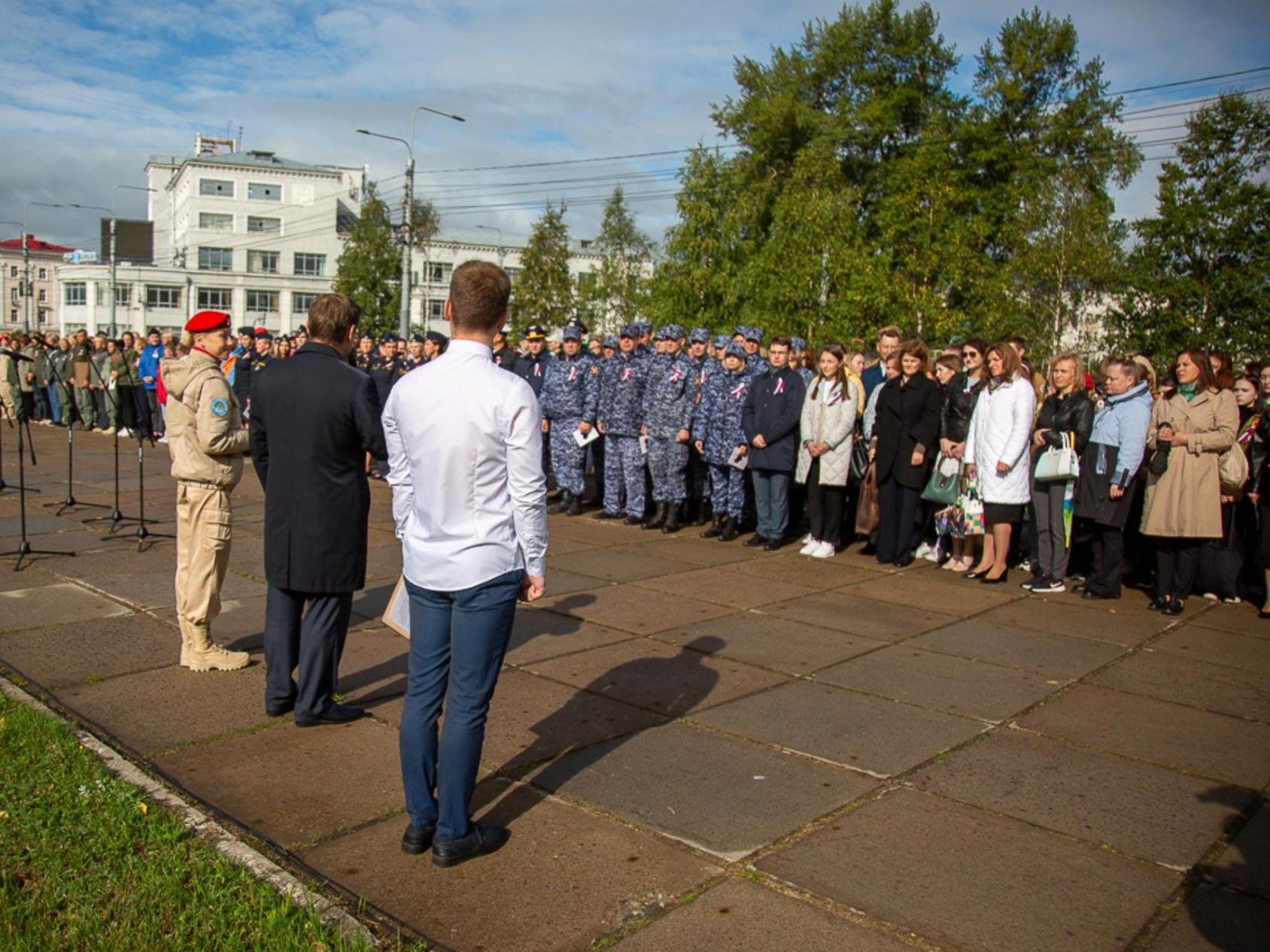 В столице Поморья исполнили гимн Российской Федерации