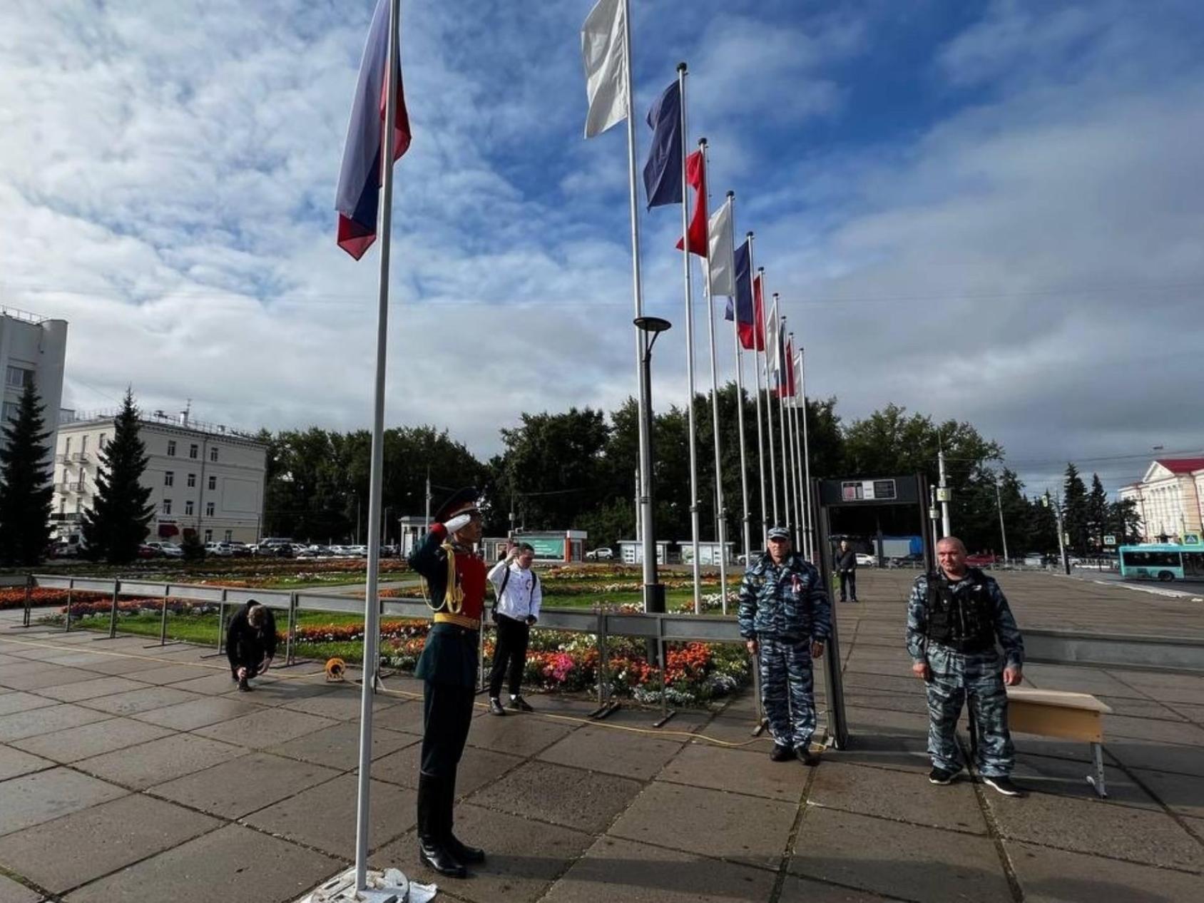 В столице Поморья исполнили гимн Российской Федерации