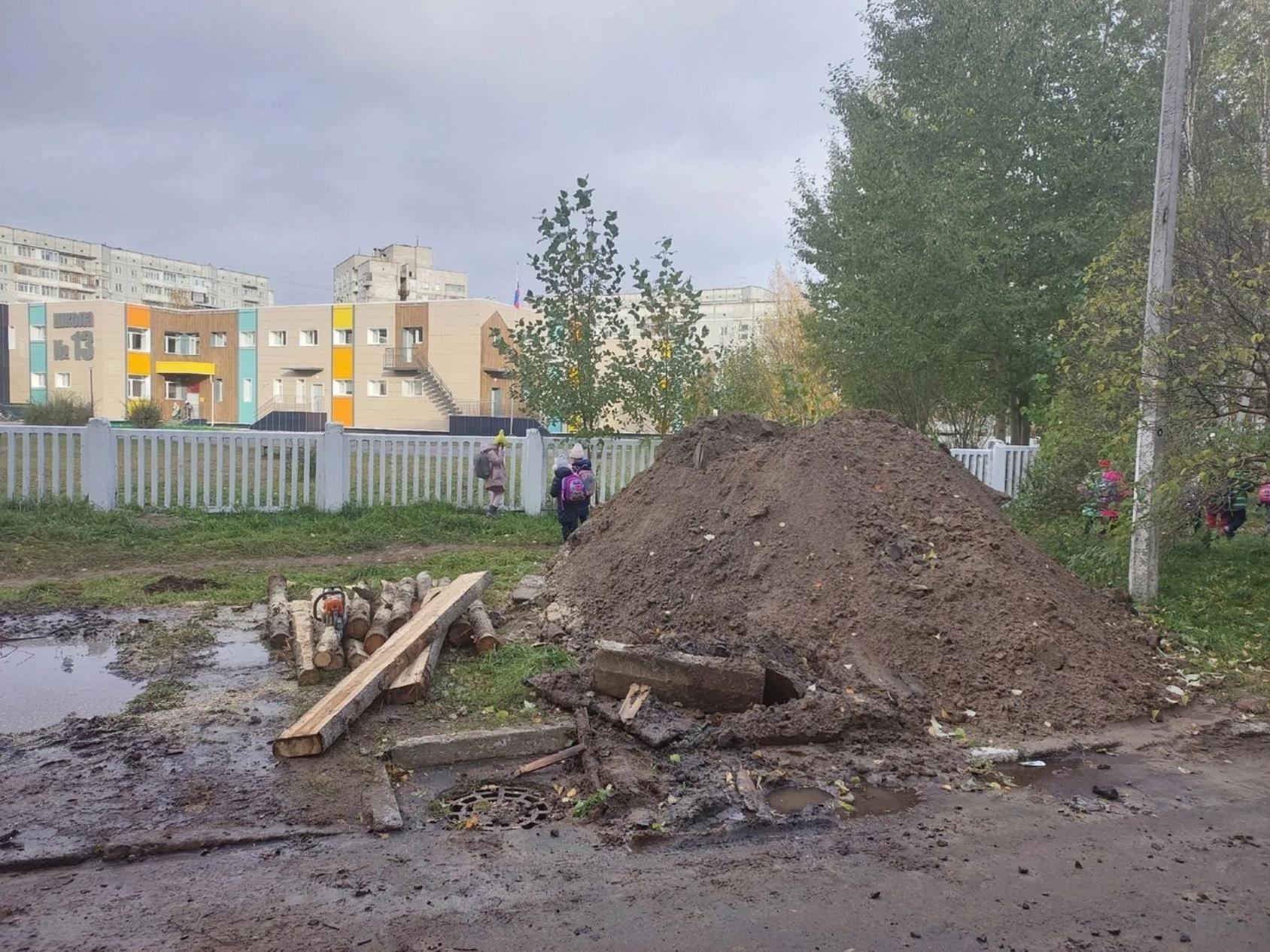 Глава Северодвинска потребовал от подрядчиков срочно завершить  благоустройство территорий на месте земляных работ