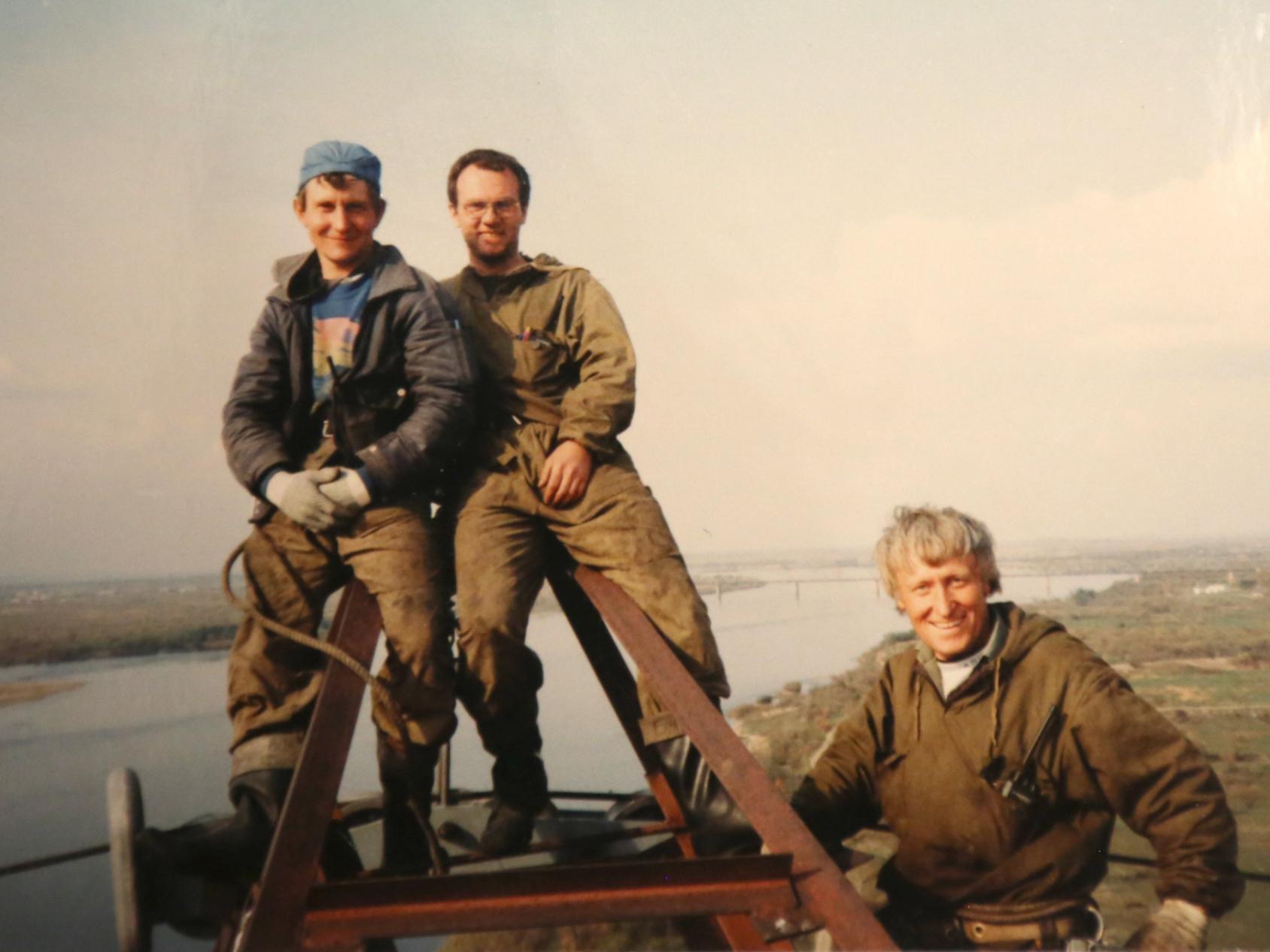 1999 год. Владимир Миронов с Юрием Запорожцевым и Александром Булыгиным на переходе через Зею
