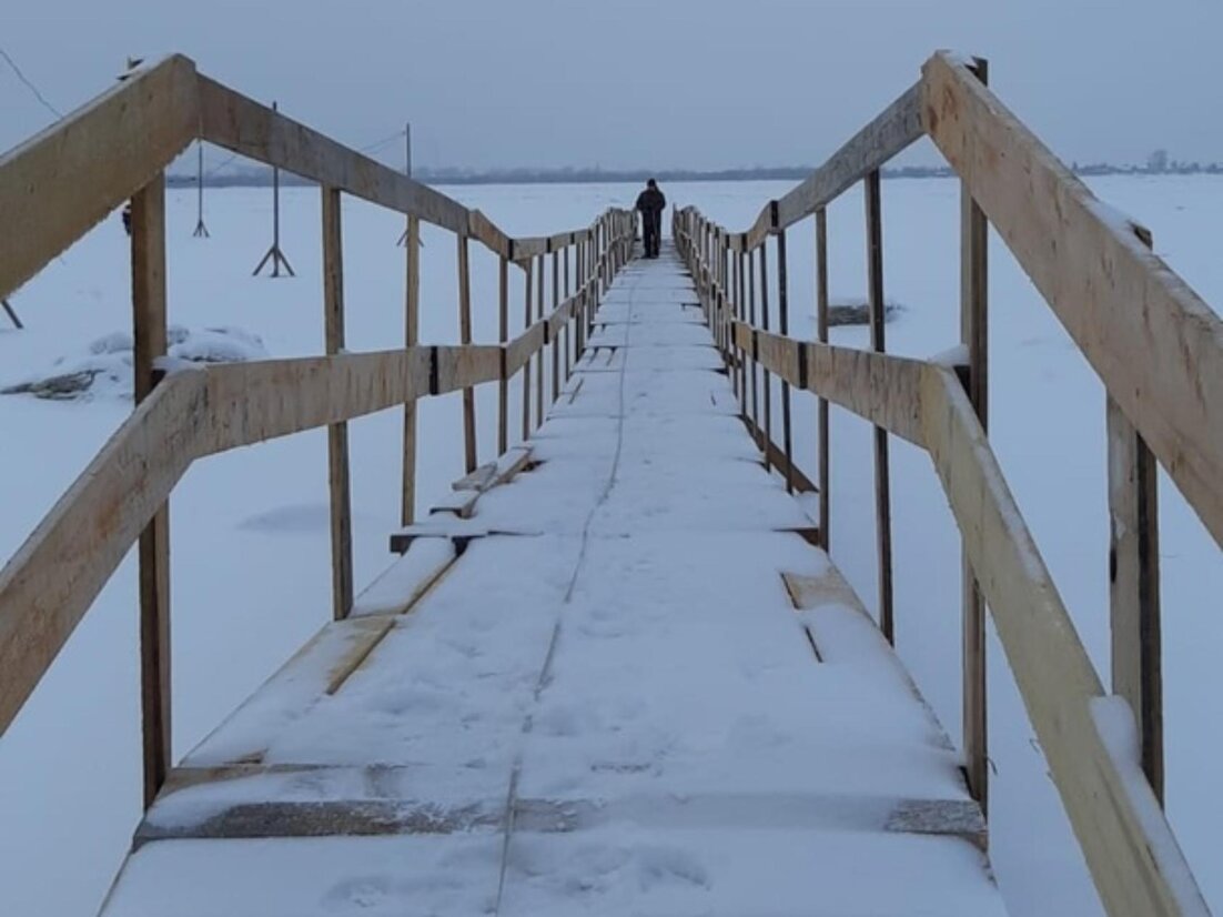 Когда откроют понтон на сульфате. Переправа на Кегостров Архангельск. Дорога зимой на Кегостров Архангельск. Ледовая дорога на Бревенник. Кегостров реальные фото.