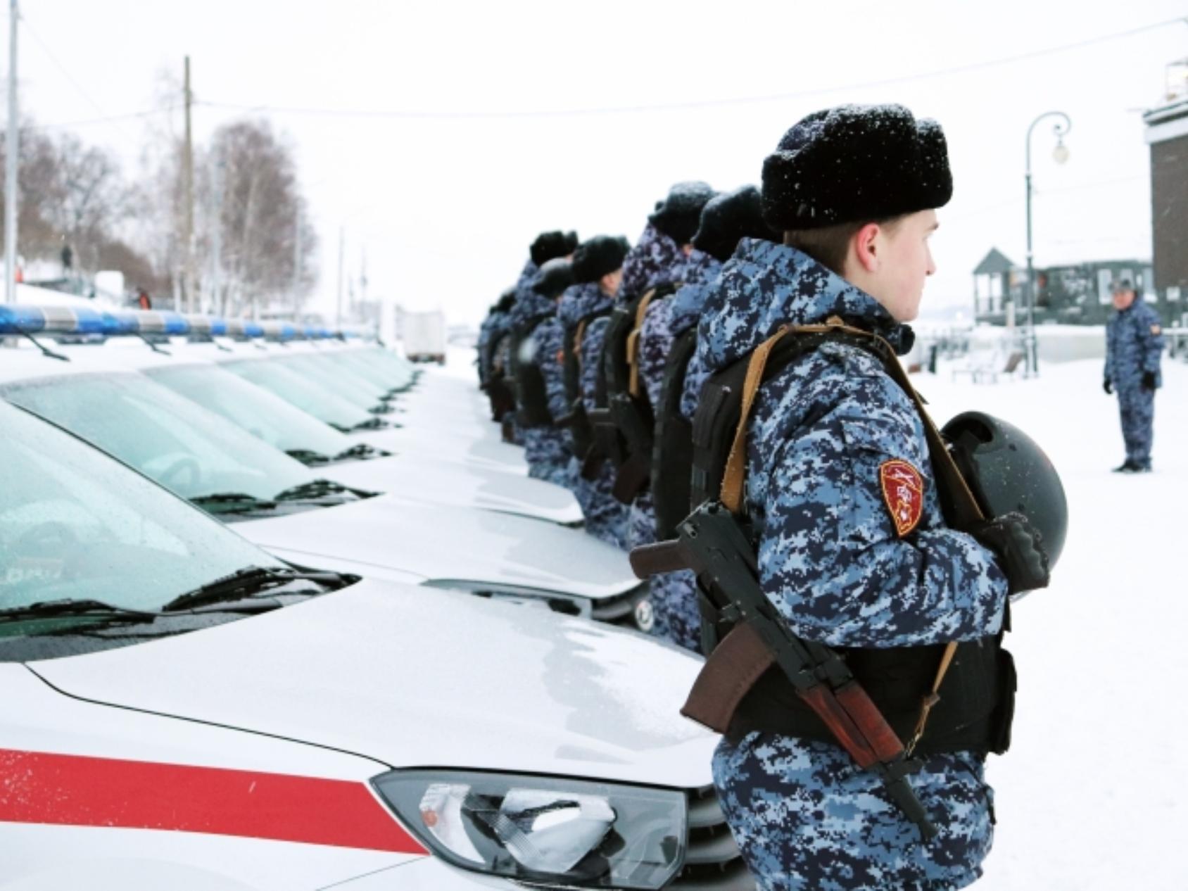 В Архангельской области росгвардейцы получили новые служебные автомобили