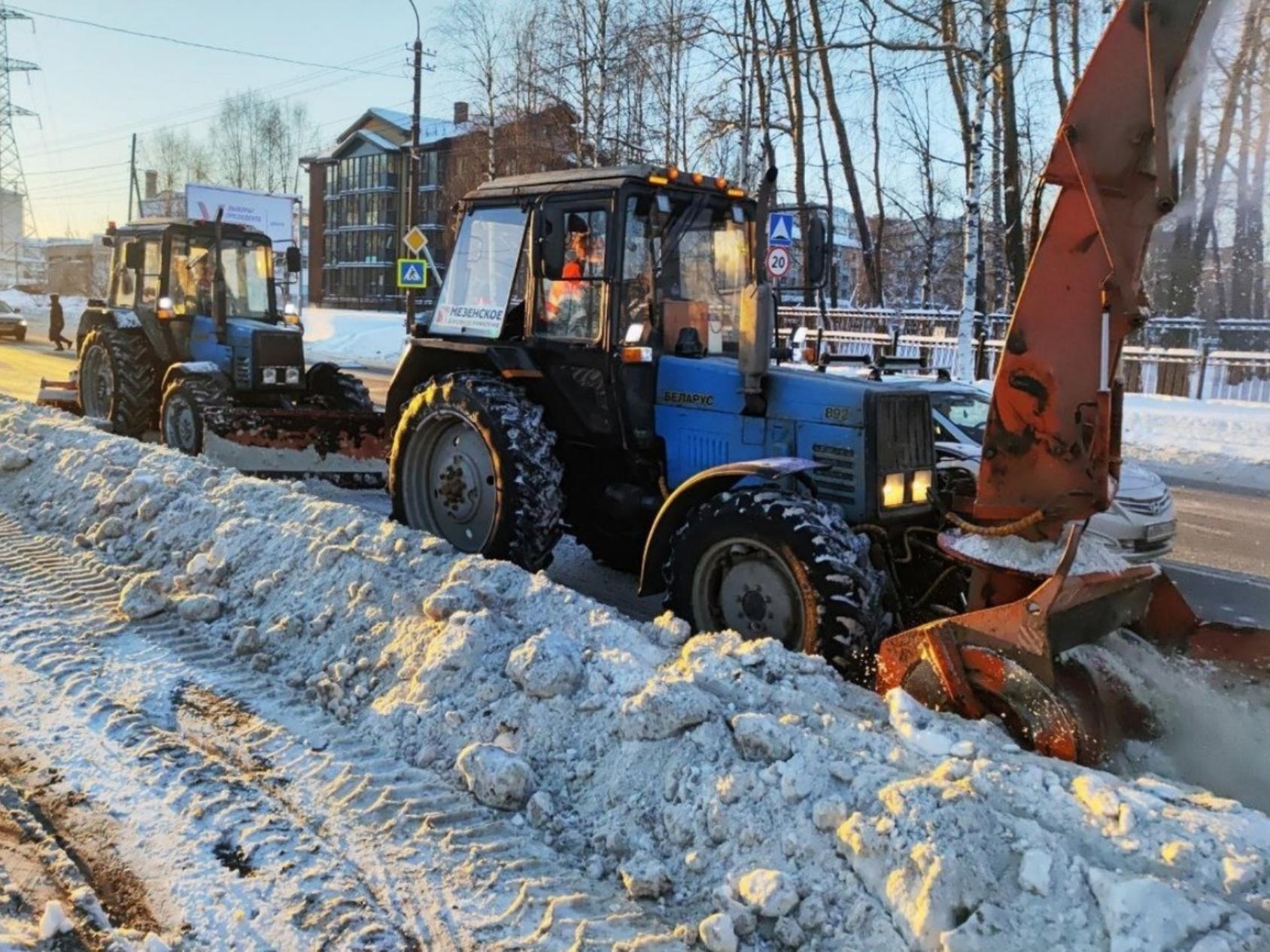 В Архангельске за минувшую неделю с городских улиц вывезли более восьми  тысяч тонн снега