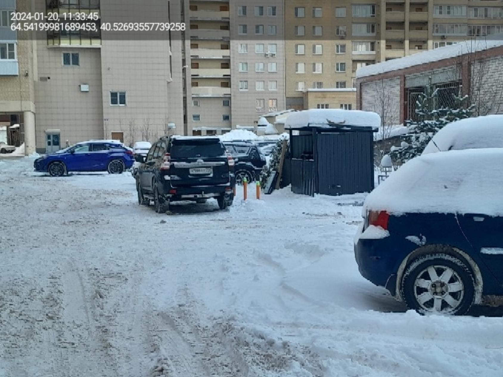 В Архангельской области в прошлом году водители более четырех тысяч раз  блокировали подъезд мусоровозов к контейнерным площадкам