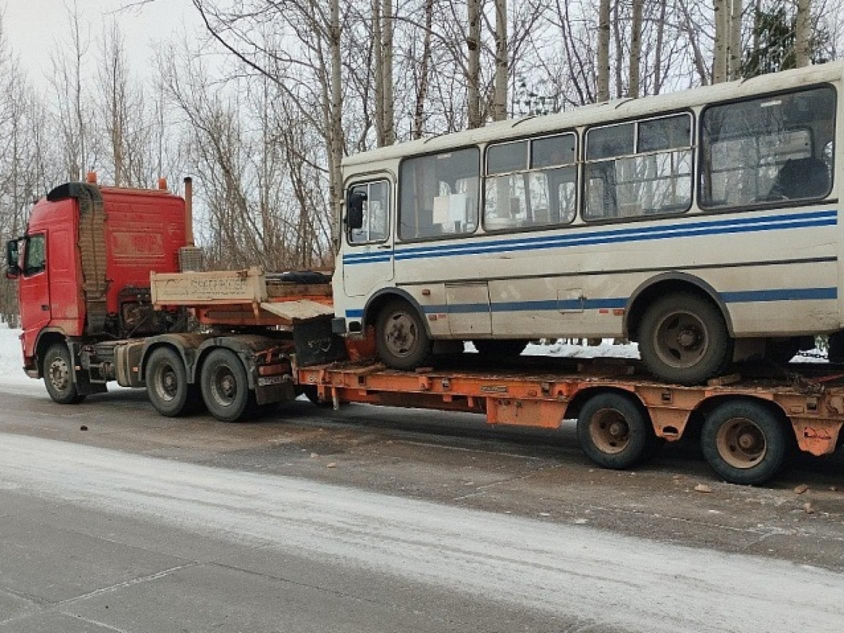 Жители Устьянского округа передали участникам СВО около пятидесяти посылок