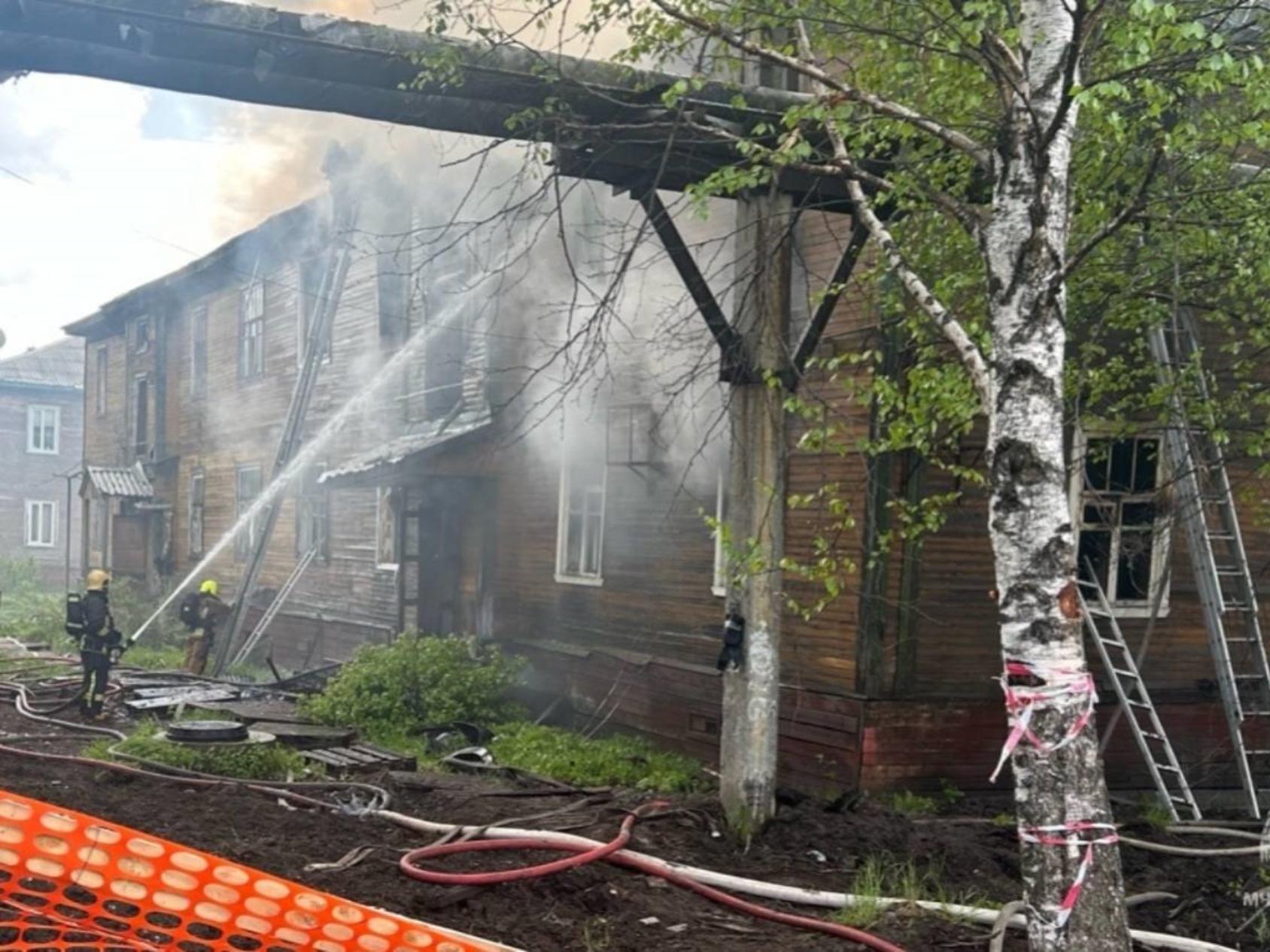 В Архангельске вновь горел нежилой дом