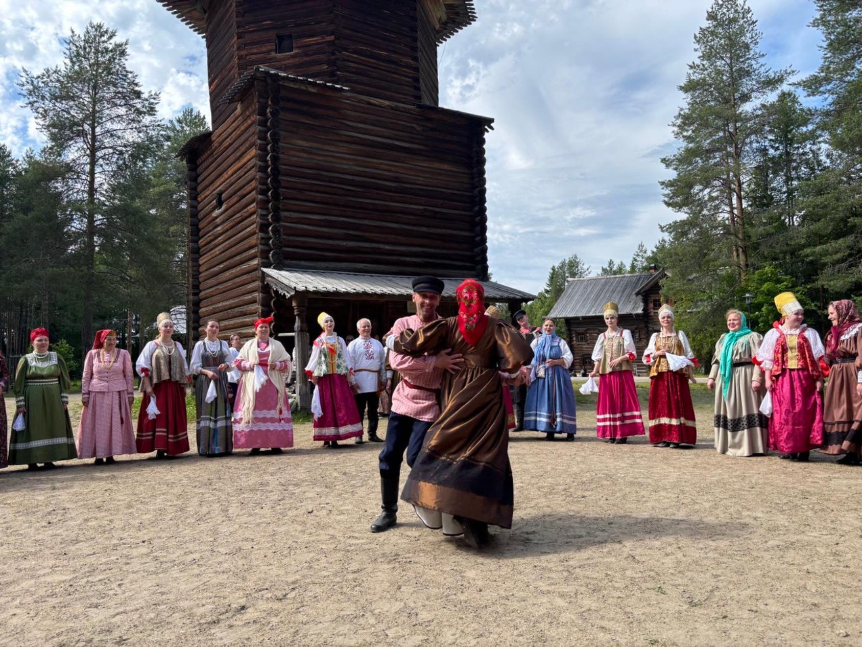 Выступление Мезенского народного хора