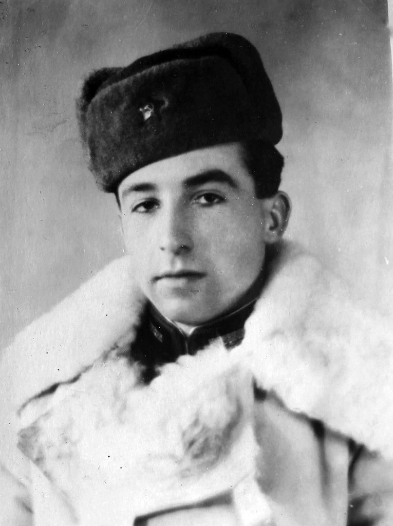 Николай Цегалко во время службы в армии. 1957 год