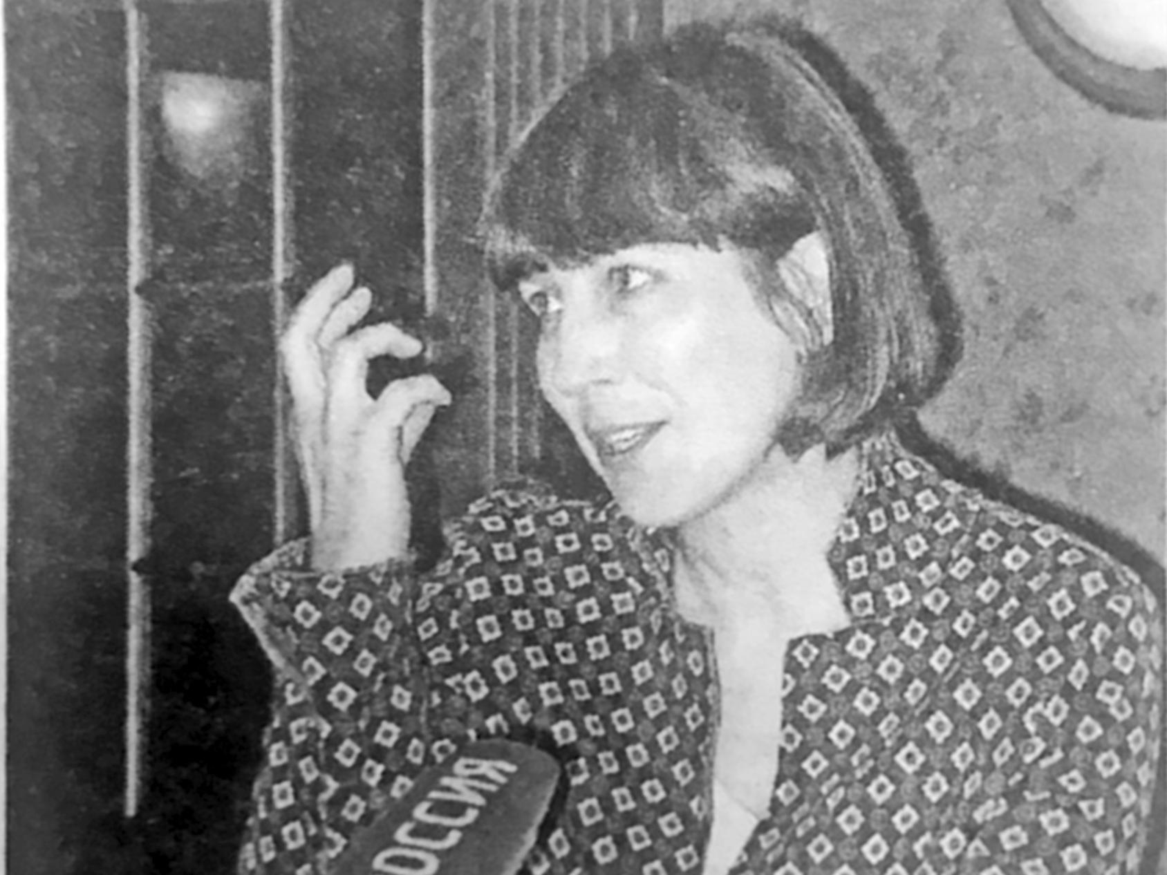 Драматург Анастасия Экарева представляет коллективу
пьесу «Последнее искушение Михайло Ломоносова» (16+)