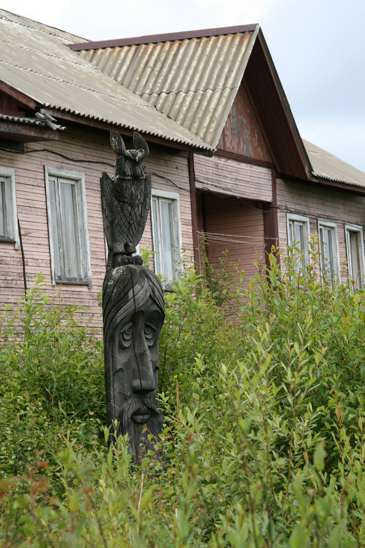 Деревянная скульптура